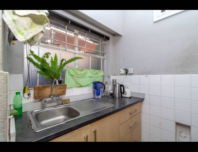 1 BEDROOM APARTMENT FOR SALE IN RONDEBOSCH